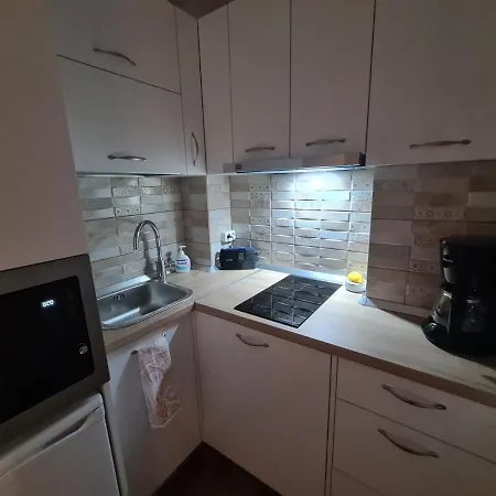 Georgia's * Bucarest