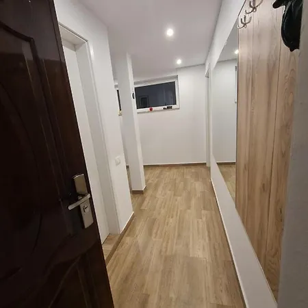 Georgia's * Bukurešť